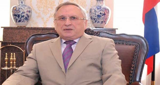 Bilimsel tartışma sanarak 5 partinin seminerine gitti