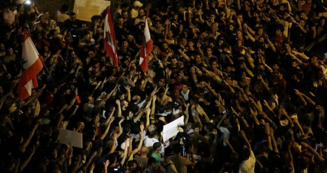 BM ÖNÜNDE KATAR PROTESTOSU