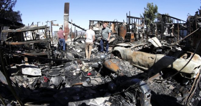 California'daki Yangınlar  15 Ölü, 155 Kişiden Haber Alınamıyor