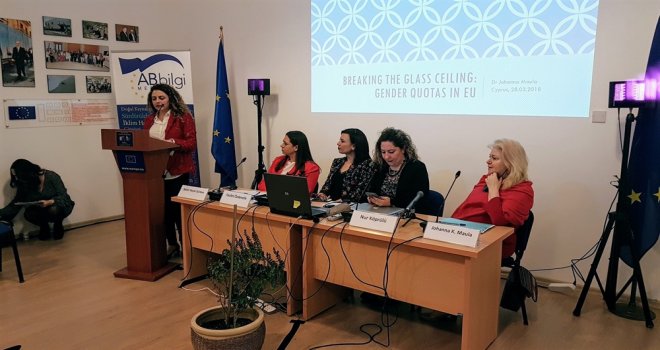 “CAM TAVANI KIRMA YÖNTEMİ OLARAK CİNSİYET KOTASI” PANELİ AB PROGRAM DESTEK OFİSİNDE GERÇEKLEŞTİRİLDİ.