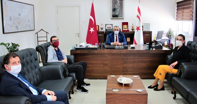Çavuşoğlu: Okulların açılması için acele etmiyoruz, bu konuda dikkatli davranıyoruz