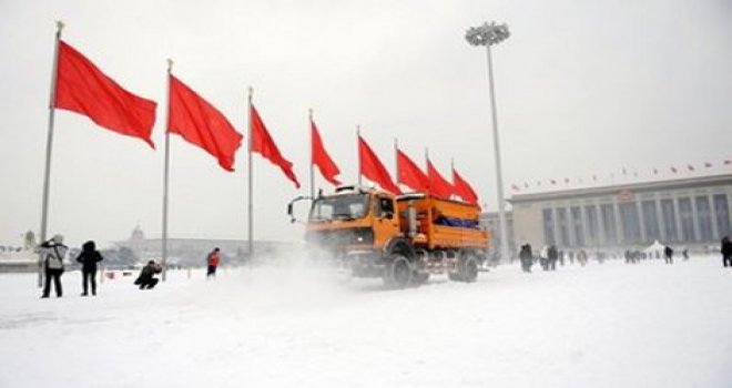 ÇİN'DE YOĞUN KAR YAĞIŞI