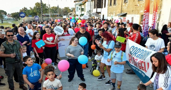 ''Çorabını Gey da Gel Down Sendromu Farkındalık Yürüyüşü'' yapıldı