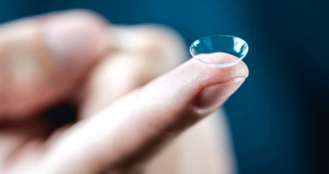 “Corona virüs riskine karşı lens yerine gözlük kullanın”