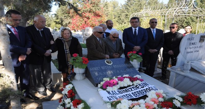CTP’NİN KURUCULARINDAN VE İLK GENEL BAŞKANI BERBEROĞLU KABRİ BAŞINDA ANILDI.