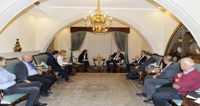 CUMHURBAŞKANI AKINCI, BARIŞ VE SPOR ORGANİZASYONU ÜYELERİNİ KABUL ETTİ