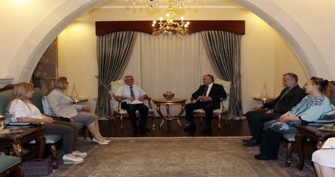 CUMHURBAŞKANI AKINCI, DİYABET DERNEĞİ HEYETİNİ KABUL ETTİ..