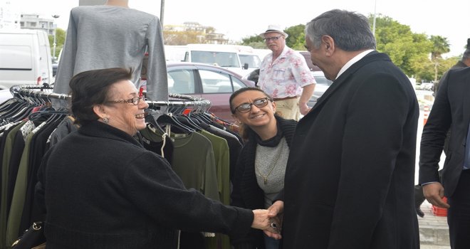 CUMHURBAŞKANI AKINCI, GİRNE’DE AÇIK PAZARI ZİYARET ETTİ