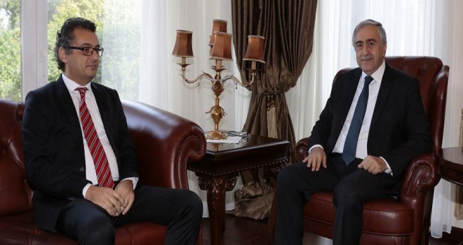 CUMHURBAŞKANI AKINCI HÜKÜMETİ OLUŞTURAN PARTİ BAŞKANLARIYLA BİRARARAYA GELDİ.