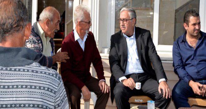Cumhurbaşkanı Akıncı İskele’de vatandaşla bir araya geldi
