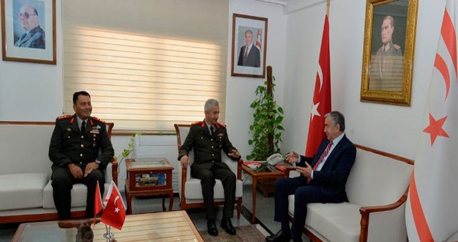Cumhurbaşkanı Akıncı KTBK ve GKK Komutanlarını ziyaret etti
