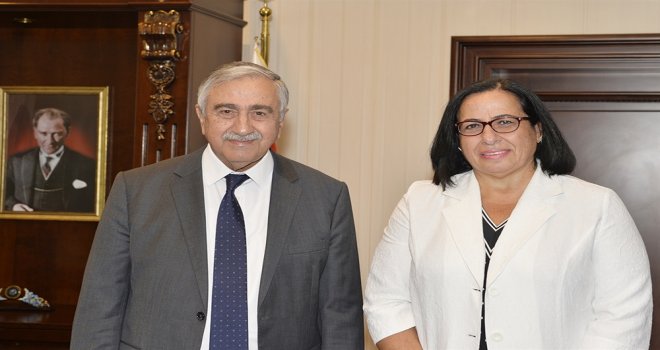 CUMHURBAŞKANI AKINCI, LONDRA TEMSİLCİSİ TUNCALI’YI KABUL ETTİ