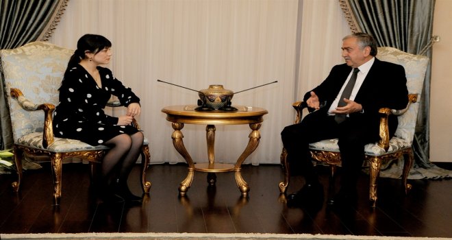 CUMHURBAŞKANI AKINCI, “O SES TÜRKİYE”NİN GALİBİ ÖZİPEK’İ KABUL ETTİ.