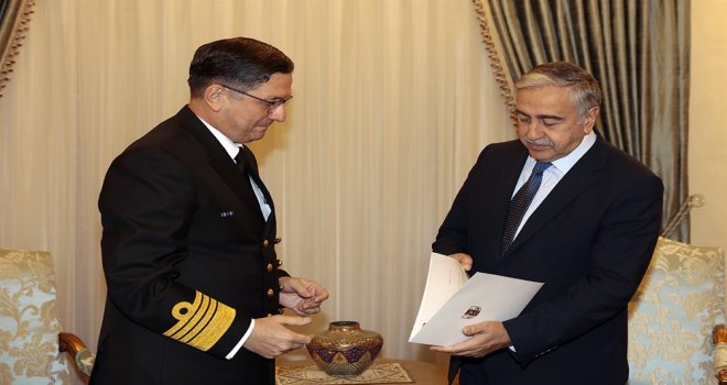CUMHURBAŞKANI AKINCI, ORAMİRAL ÖZBAL’I KABUL ETTİ