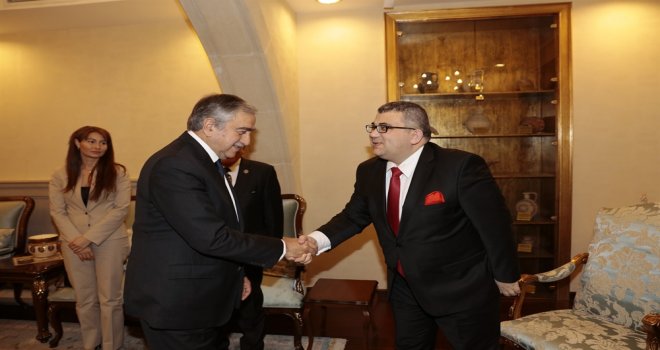 CUMHURBAŞKANI AKINCI, TÜRK ASYA STRATEJİK ARAŞTIRMALAR MERKEZİ HEYETİNİ KABUL ETTİ