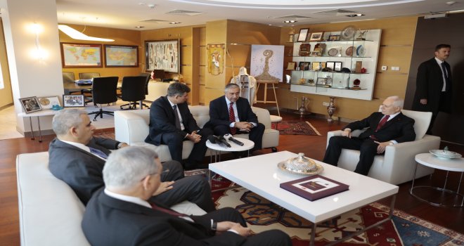 CUMHURBAŞKANI AKINCI, TÜRKİYE BAROLAR BİRLİĞİ BAŞKANI FEYZİOĞLU İLE GÖRÜŞTÜ