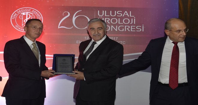 CUMHURBAŞKANI AKINCI ÜROLOJİ KONGRESİ’NİN AÇILIŞINA KATILDI