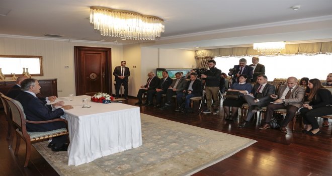 CUMHURBAŞKANI AKINCI YABANCI GAZETECİLERİ KABUL ETTİ