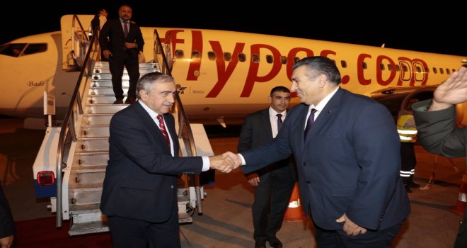 CUMHURBAŞKANI AKINCI YURDA DÖNDÜ.