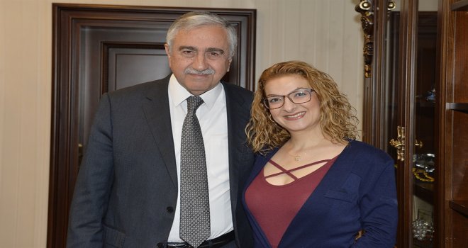 CUMHURBAŞKANI MUSTAFA AKINCI, OPERA SANATÇISI BESTE BERK’İ KABUL ETTİ..