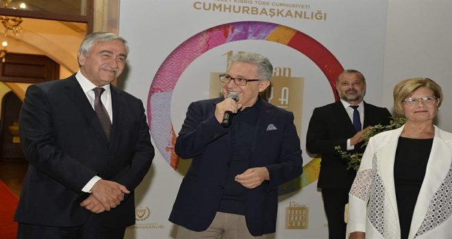 CUMHURBAŞKANLIĞI'NDA SANATÇILAR AĞIRLANDI.. AKINCI: