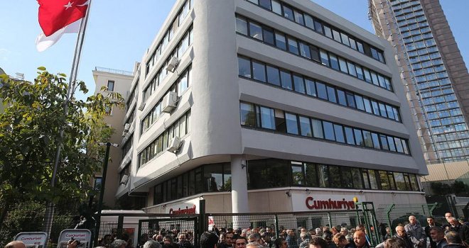 Cumhuriyet gazetesi Genel Yayın Yönetmeni  gözaltında