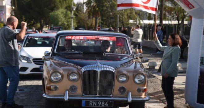 Cumhuriyet Klasik Otomobil etkinliği düzenlendi: Olası bir çözümde KKTC var olmaya devam edecek!