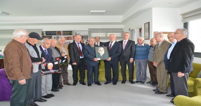 CUMHURİYET MECLİSİ BAŞKAN YARDIMCISI TÖRE, EMEKLİLER DERNEĞİ’Nİ ZİYARET ETTİ.