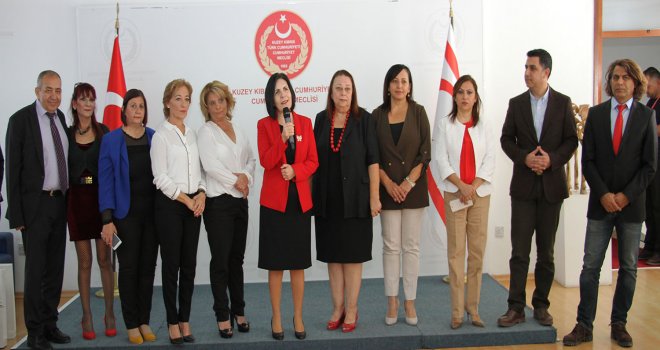 CUMHURİYET MECLİSİ’NDE EMEKLİ PERSONELE PLAKET VERİLDİ