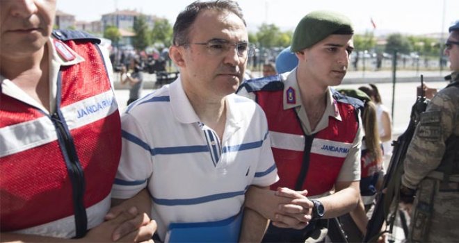 Darbeci olduğunu inkar eden Hakan Evrim'e görüntüleri izlettirildi
