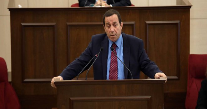 Denktaş: 6 partinin de imza koymadığı bir deklarasyon Meclis’te okunamaz
