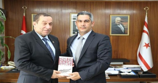 DENKTAŞ, YAZAR TOMGÜSEHAN'I KABUL ETTİ