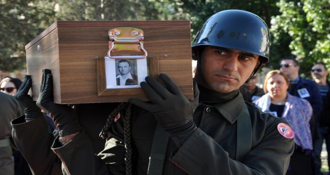 DEPRELİ, ASKERİ TÖRENLE TEKKE BAHÇESİ’NDE TOPRAĞA VERİLDİ