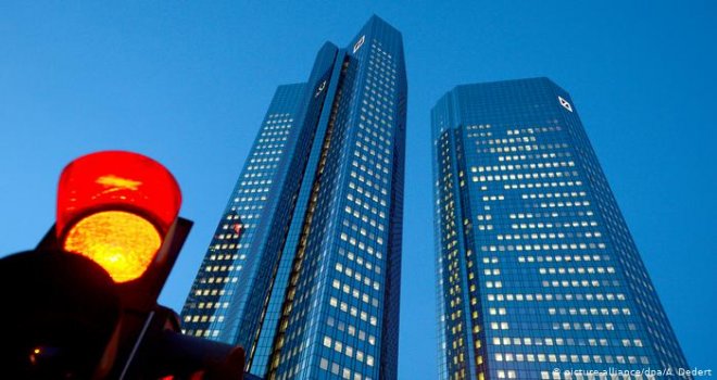 Deutsche Bank üçüncü çeyreği zararla kapattı