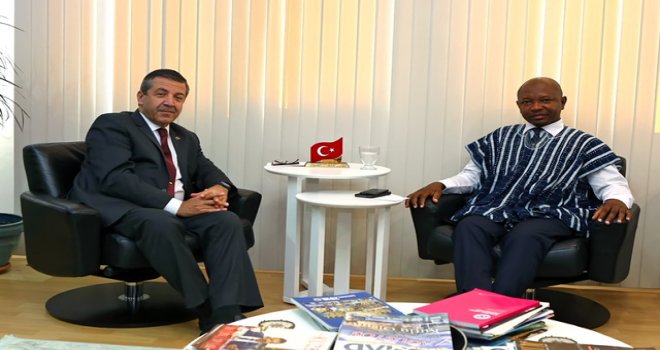 DIŞİŞLERİ BAKANI ERTUĞRULOĞLU, TÜRK TOPLUMU FUTBOL FEDERASYONU HEYETİNİ KABUL ETTİ