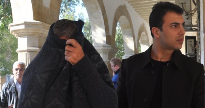 Dolandırıcılıktan yakalandı, üzerinden mermi de çıktı   