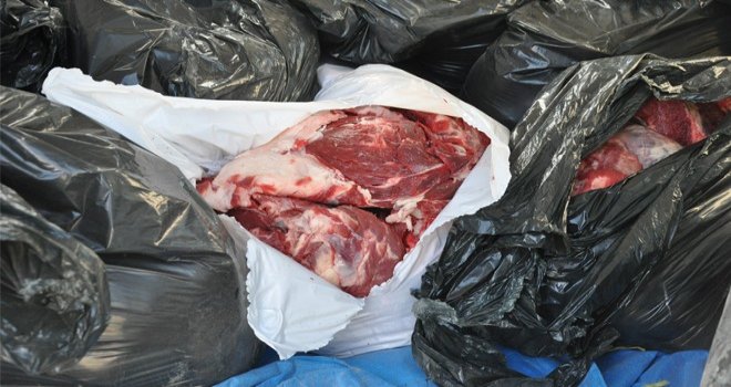 Dörtyol’da bir araçta 450 kilogram kaçak sığır eti bulundu