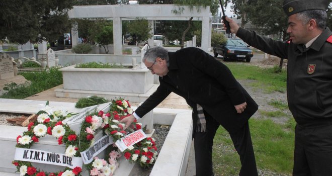 DR. BURHAN NALBANTOĞLU 39’UNCU ÖLÜM YIL DÖNÜMÜNDE KABRİ BAŞINDA ANILDI