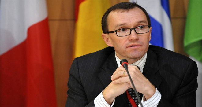 Eide 2 tarafıda suçladı