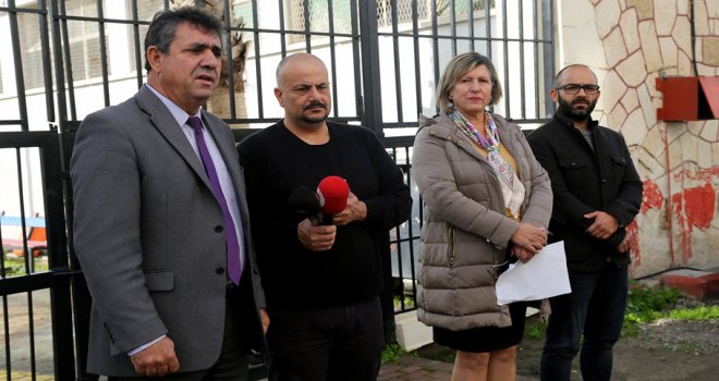 Elcil, Lefkoşa Arabahmet İlkokulu önünde basın açıklaması yaptı