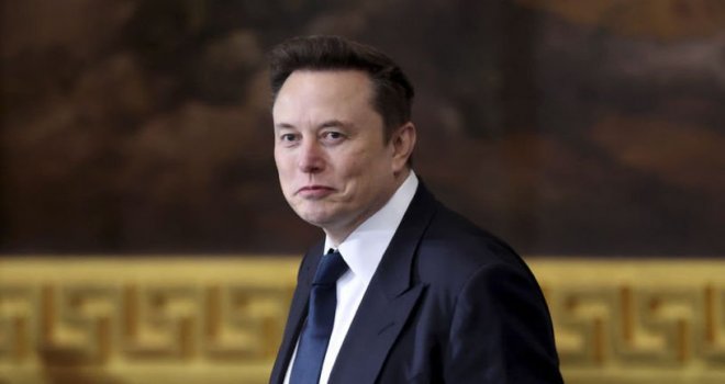 Elon Musk, Fed'i de denetleyebileceklerini söyledi