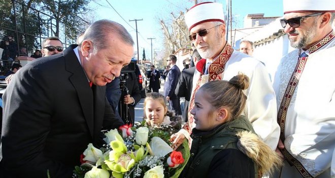 ERDOĞAN, BAŞKENT ATİNA'DAKİ RESMİ TEMASLARININ ARDINDAN GÜMÜLCİNE'YE GEÇTİ