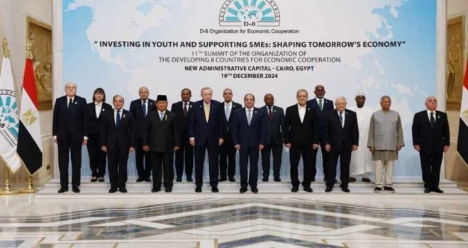 Erdoğan Mısır'da: Tüm dini grupların bir arada yaşadığı, terörden arınmış bir Suriye çağrısı yaptı