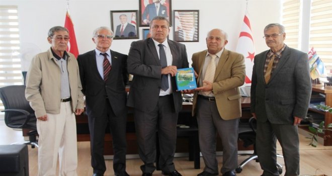 ERENKÖY MÜCAHİTLER DERNEĞİ’NDEN GAZİMAĞUSA BELEDİYE BAŞKANI İSMAİL ARTER’E ZİYARET.