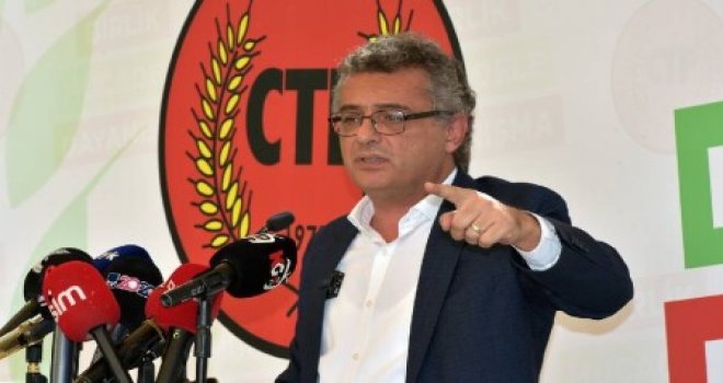 Erhürman’dan Tatar’a: Oturduğu makamın ağırlığını kaldıramadığını bir kez daha ortaya koydu