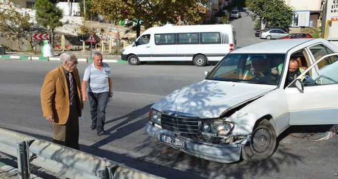 Eşref Kolçak trafik kazası yaptı