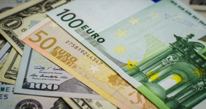 Euro 23.36 TL, sterlin 27.15 TL, dolar 21.70 TL'den işlem görüyor