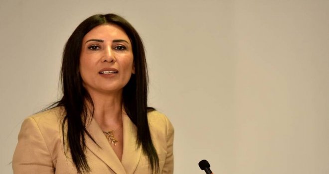 Fazilet Özdenefe: Temel sağlıkla ilgili mevzuatların, yasaların Meclis’e gelmesi bu kadar zor olmamalı