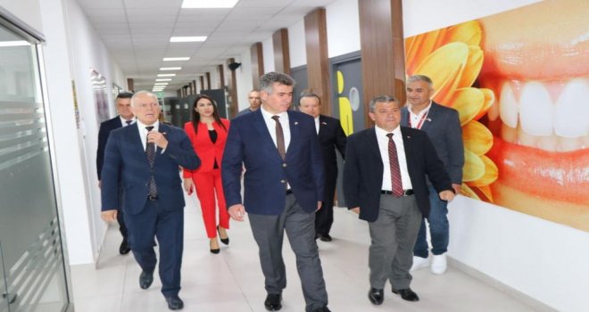 Feyzioğlu ve Töre, Kıbrıs Sağlık ve Toplum Bilimleri Üniversitesi’ni ziyaret etti