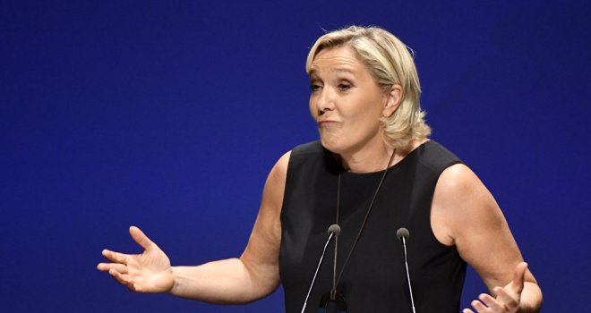 Fransa'da AP seçimlerini kazanan aşırı sağcı Le Pen'den Macron'a seçim çağrısı